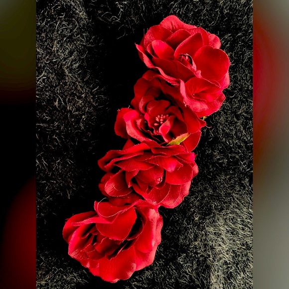 CLAIRE’S BOUTIQUE | Red Flower Crown | Women’s or Kids Size OS - Picture 3 of 7